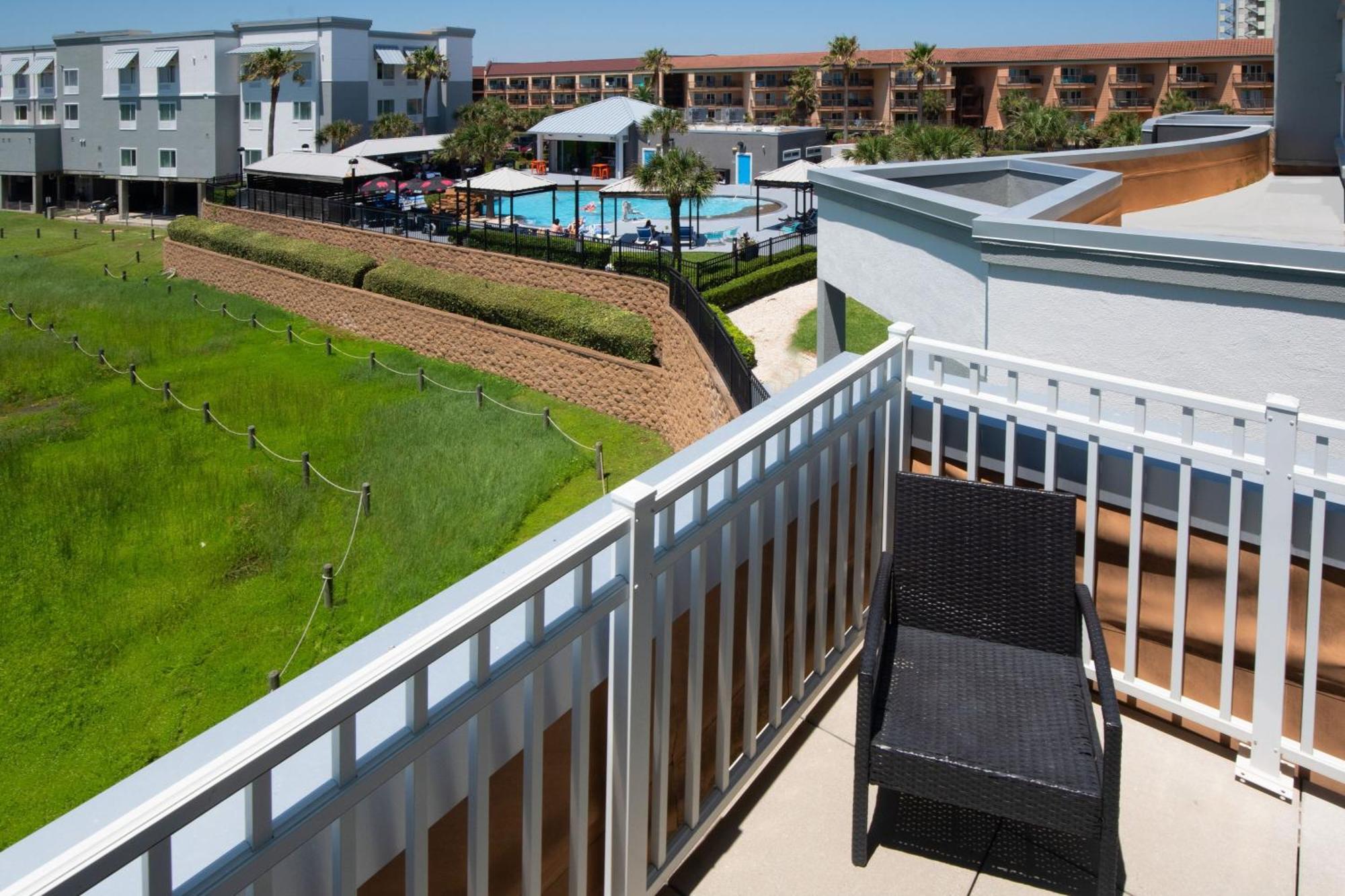 Courtyard By Marriott Galveston Island Hotel Exterior photo