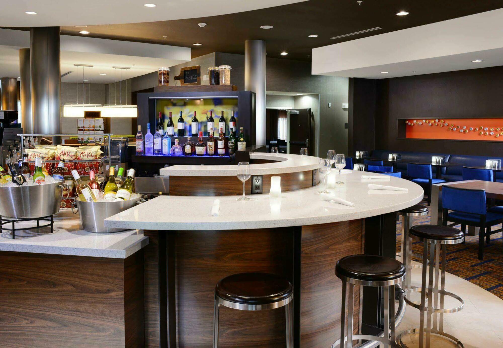Courtyard By Marriott Galveston Island Hotel Exterior photo